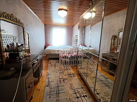 Satılır 5 otaqlı həyət evi
