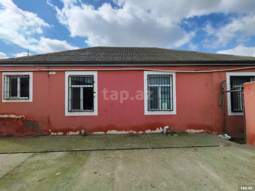 Satılır 5 otaqlı həyət evi