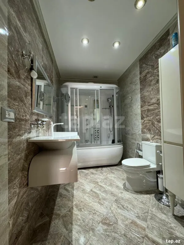 Kirayə verilir 3 otaqlı yeni tikili 160 m²