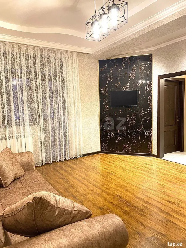 Kirayə verilir 2 otaqlı yeni tikili 65 m²