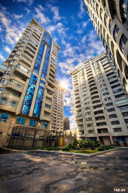Satılır 3 otaqlı yeni tikili 170 m²