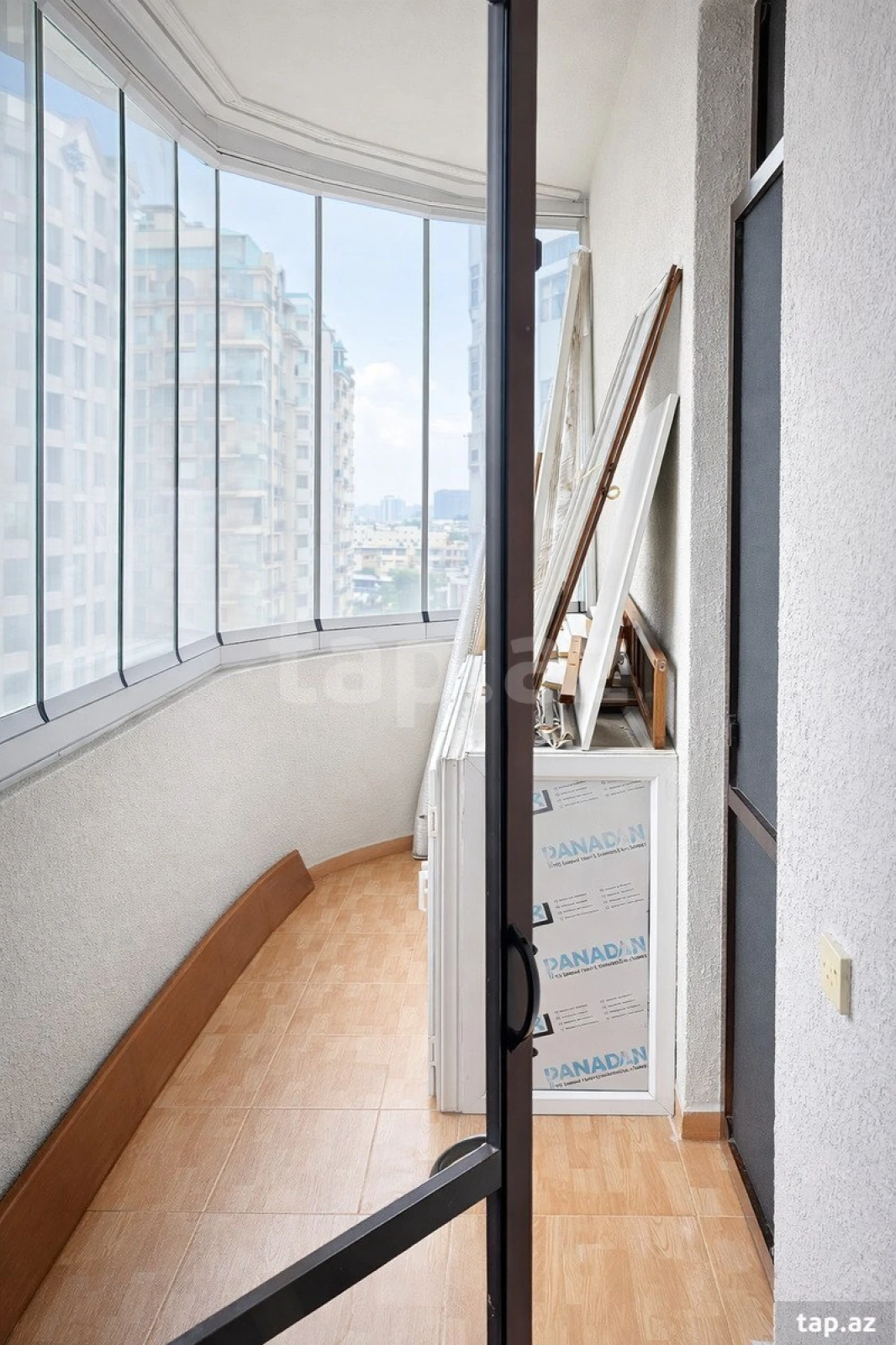 Satılır 3 otaqlı yeni tikili 170 m²