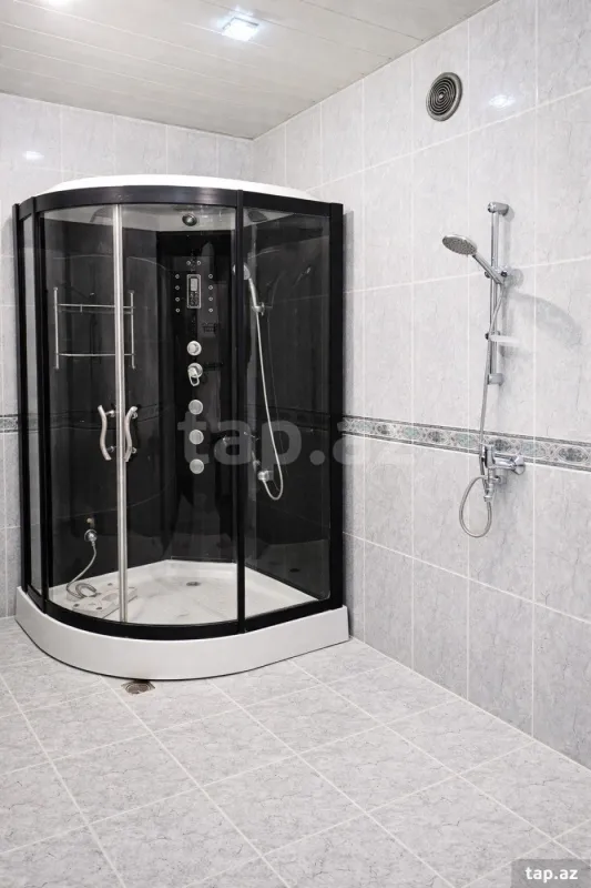 Satılır 3 otaqlı yeni tikili 170 m²