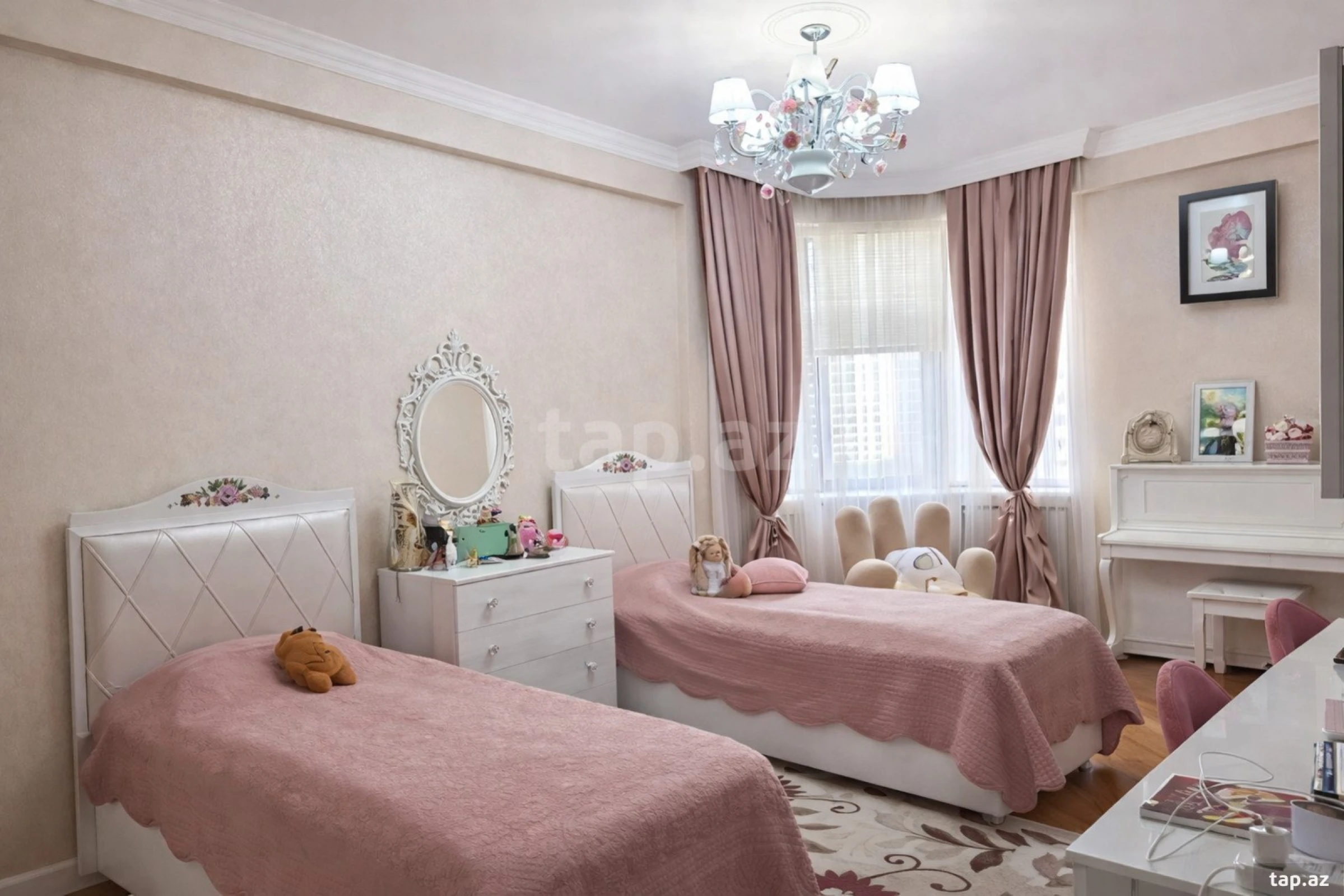 Satılır 4 otaqlı yeni tikili 210 m²