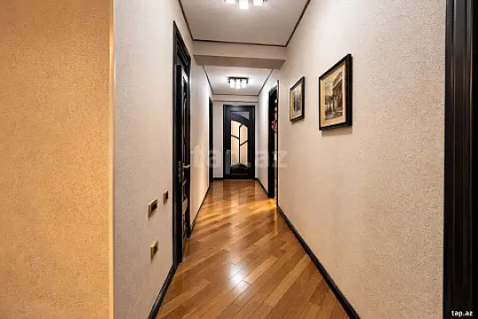 Satılır 4 otaqlı yeni tikili 210 m²
