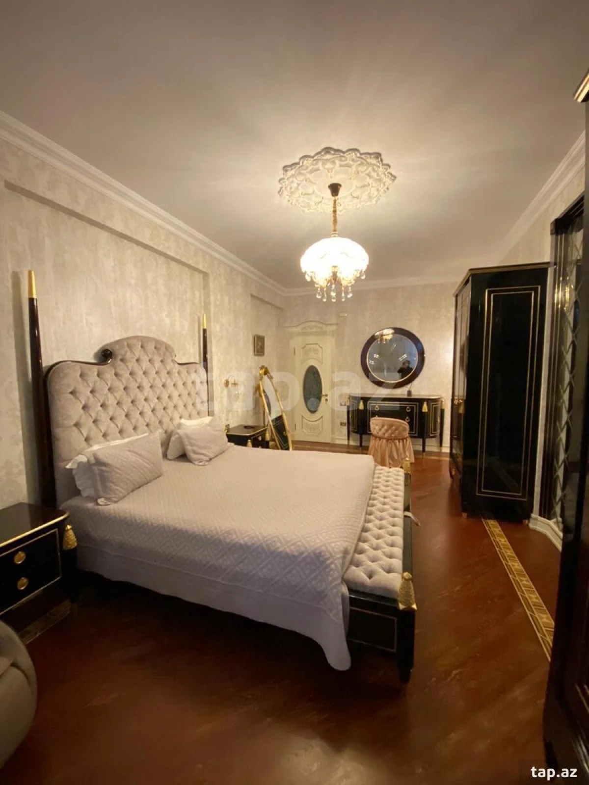 Satılır 4 otaqlı yeni tikili 210 m²