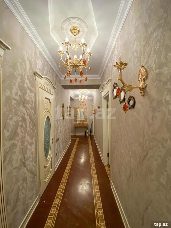 Satılır 4 otaqlı yeni tikili 210 m²