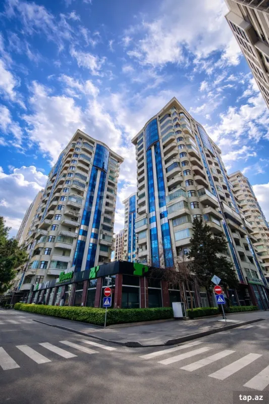 Satılır 4 otaqlı yeni tikili 172 m²