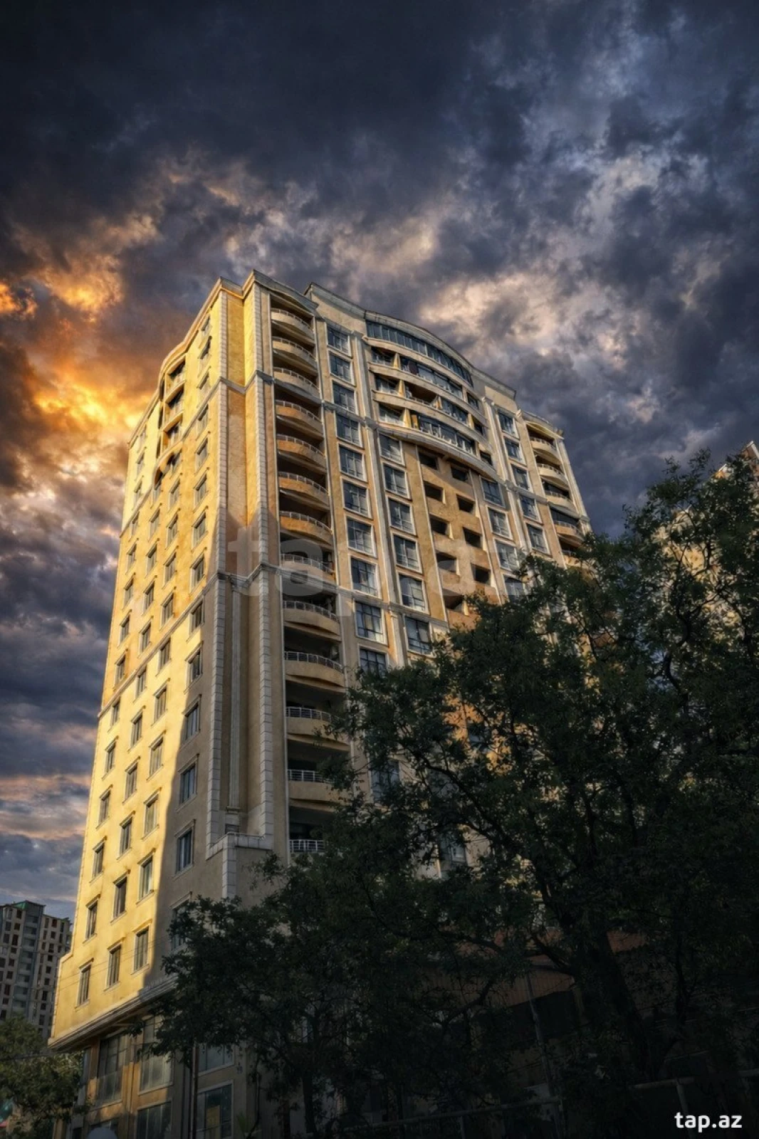 Satılır 3 otaqlı yeni tikili 130 m²