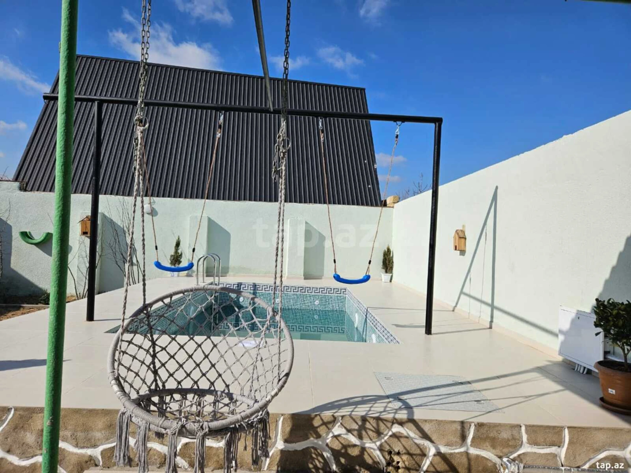 Kirayə verilir 4 otaqlı həyət evi