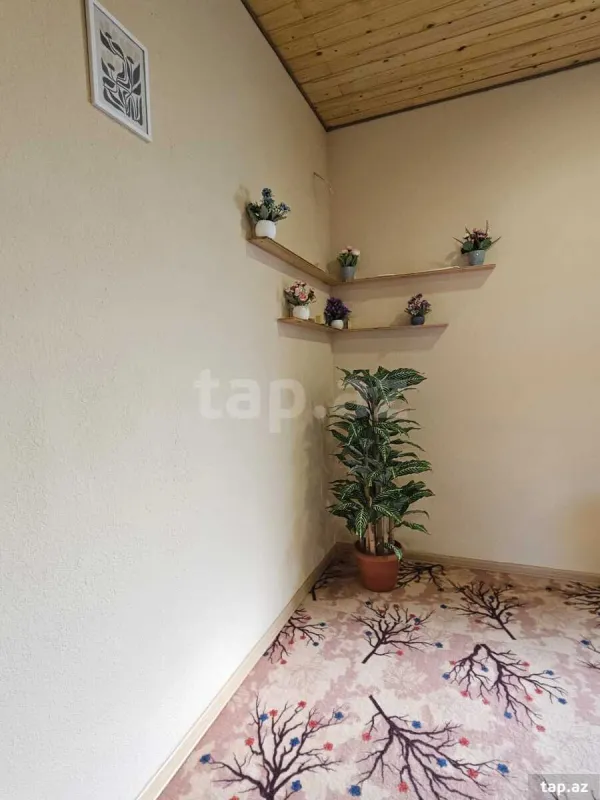 Kirayə verilir 4 otaqlı həyət evi