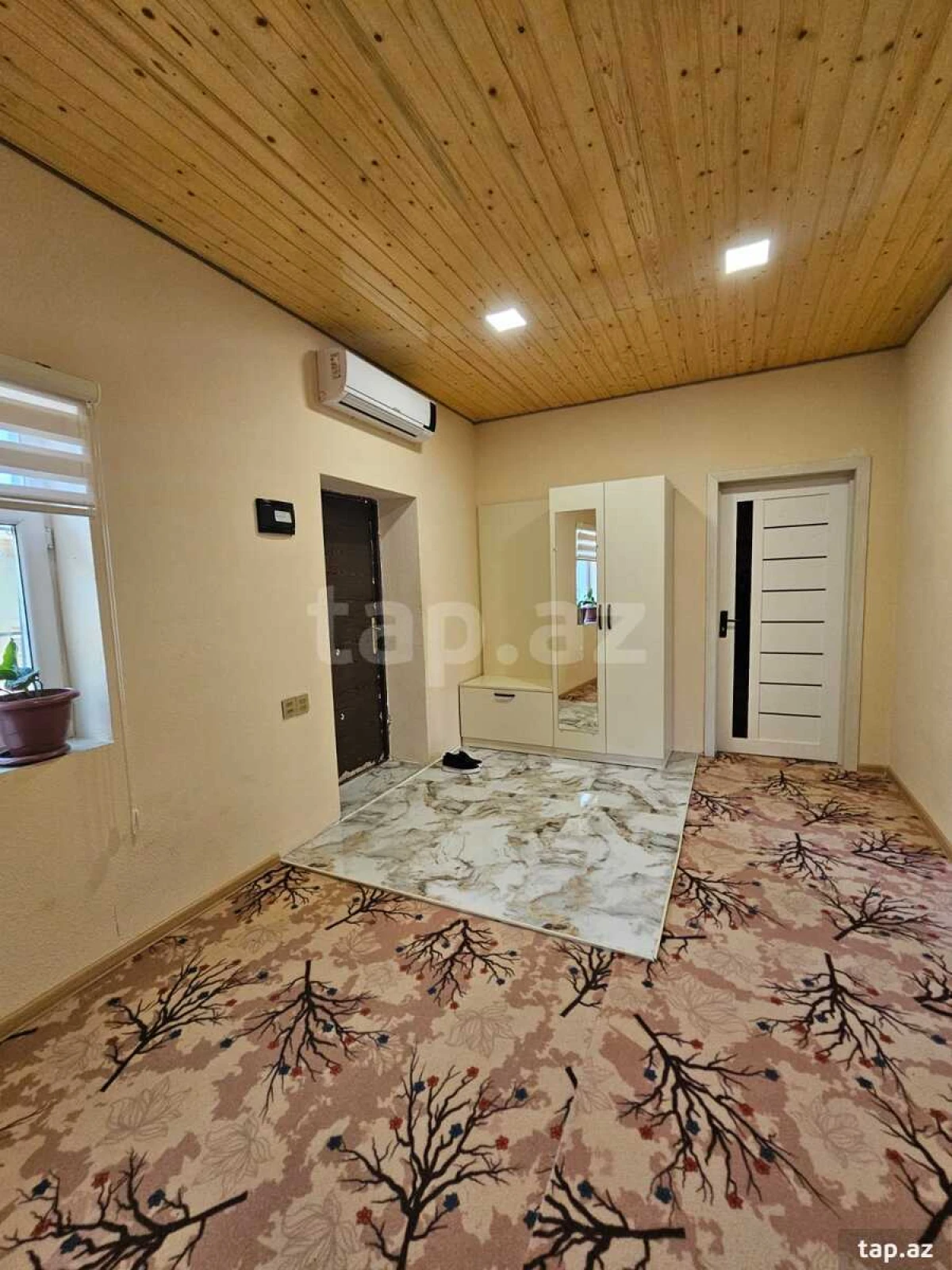 Kirayə verilir 4 otaqlı həyət evi