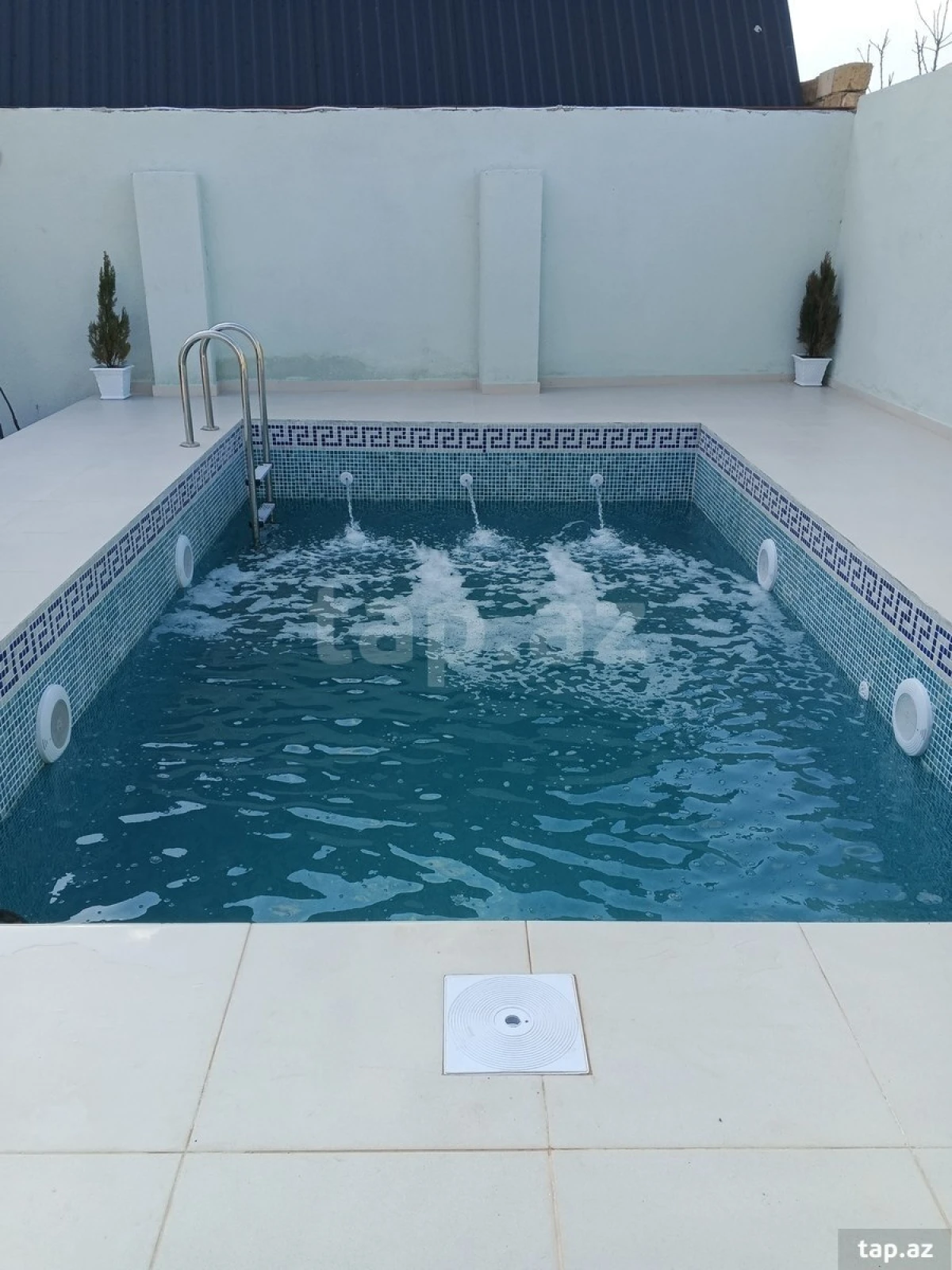 Kirayə verilir 4 otaqlı həyət evi