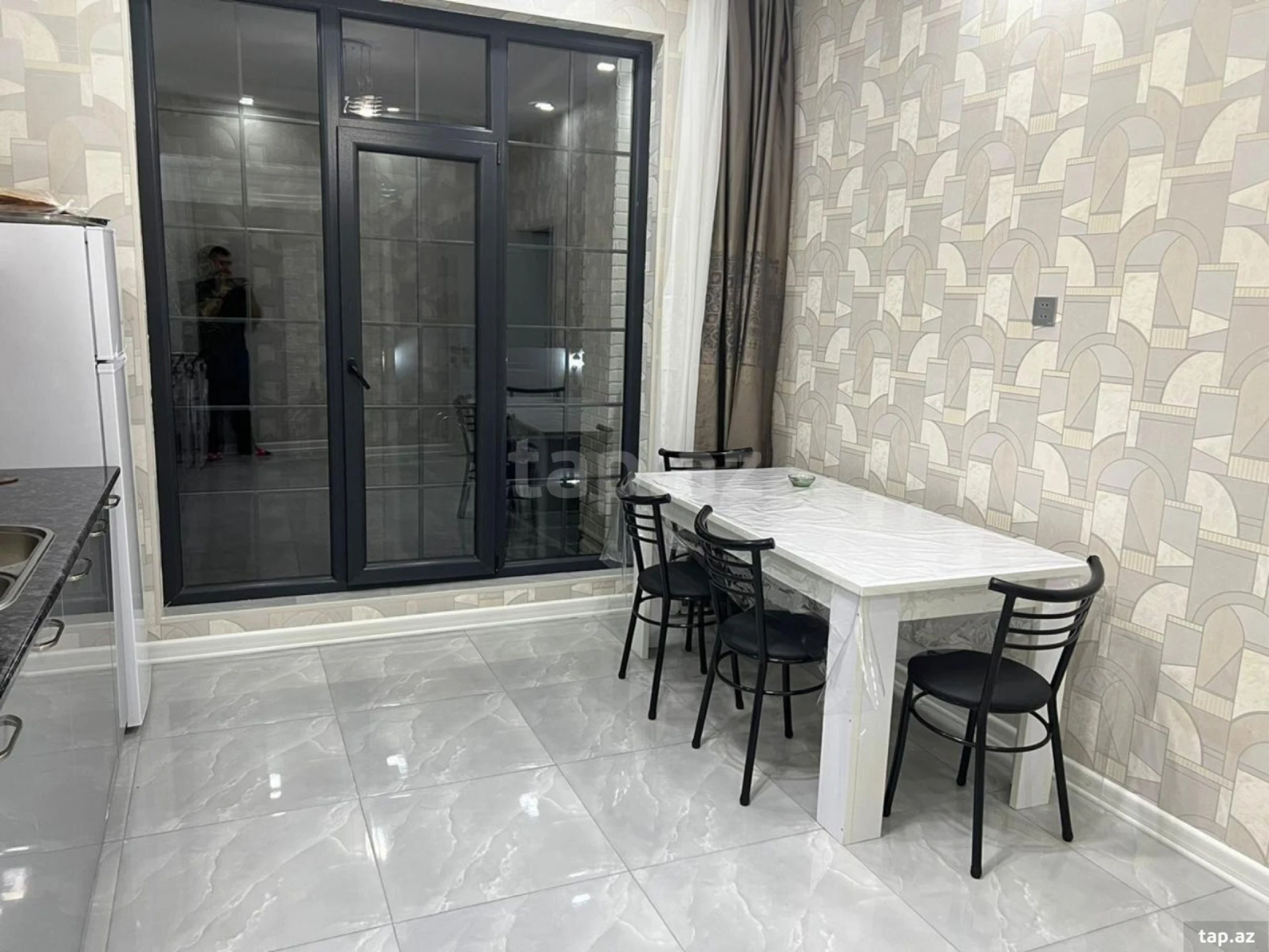 Kirayə verilir 6 otaqlı həyət evi 200 m²