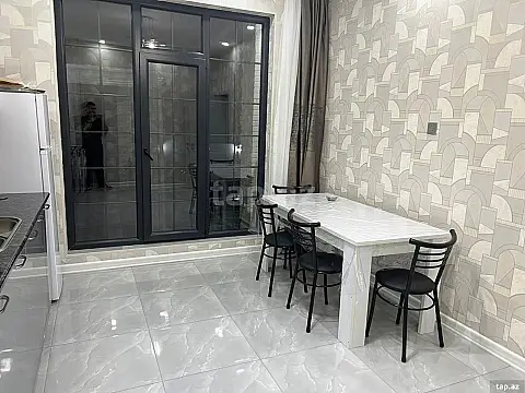 Kirayə verilir 6 otaqlı həyət evi 200 m²