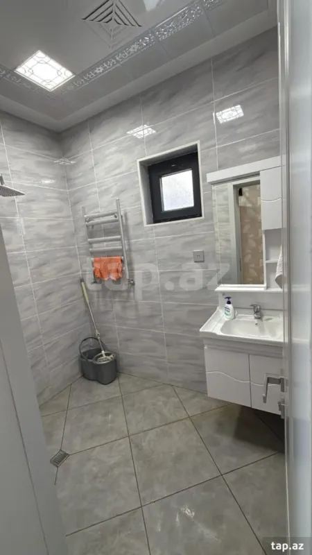 Kirayə verilir 6 otaqlı həyət evi 200 m²