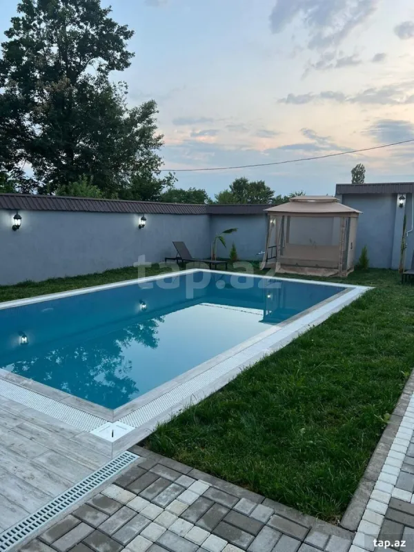 Kirayə verilir 6 otaqlı həyət evi 200 m²