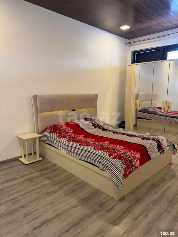 Satılır 4 otaqlı həyət evi