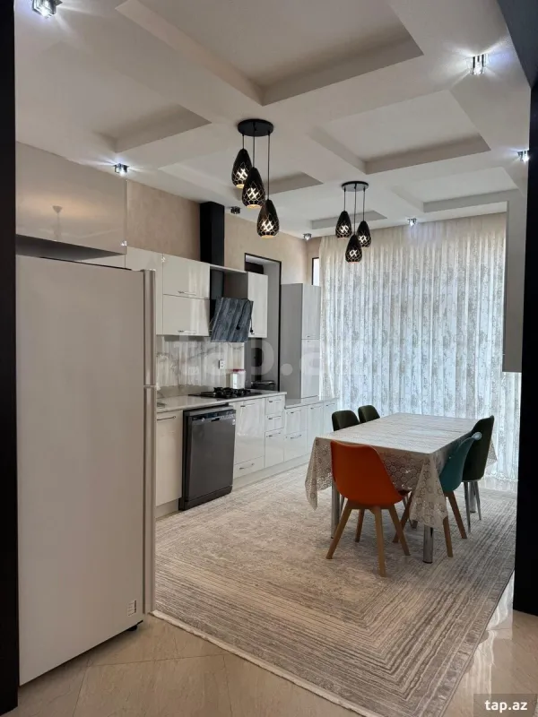 Satılır 4 otaqlı həyət evi