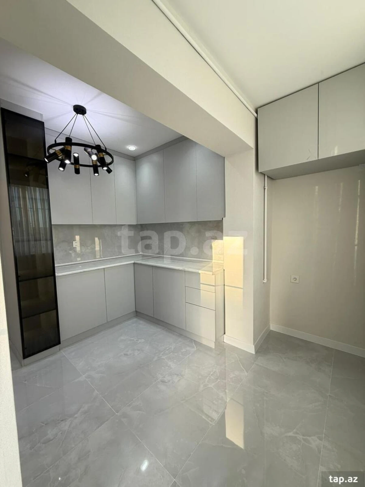 Satılır 5 otaqlı mənzil 120 m²