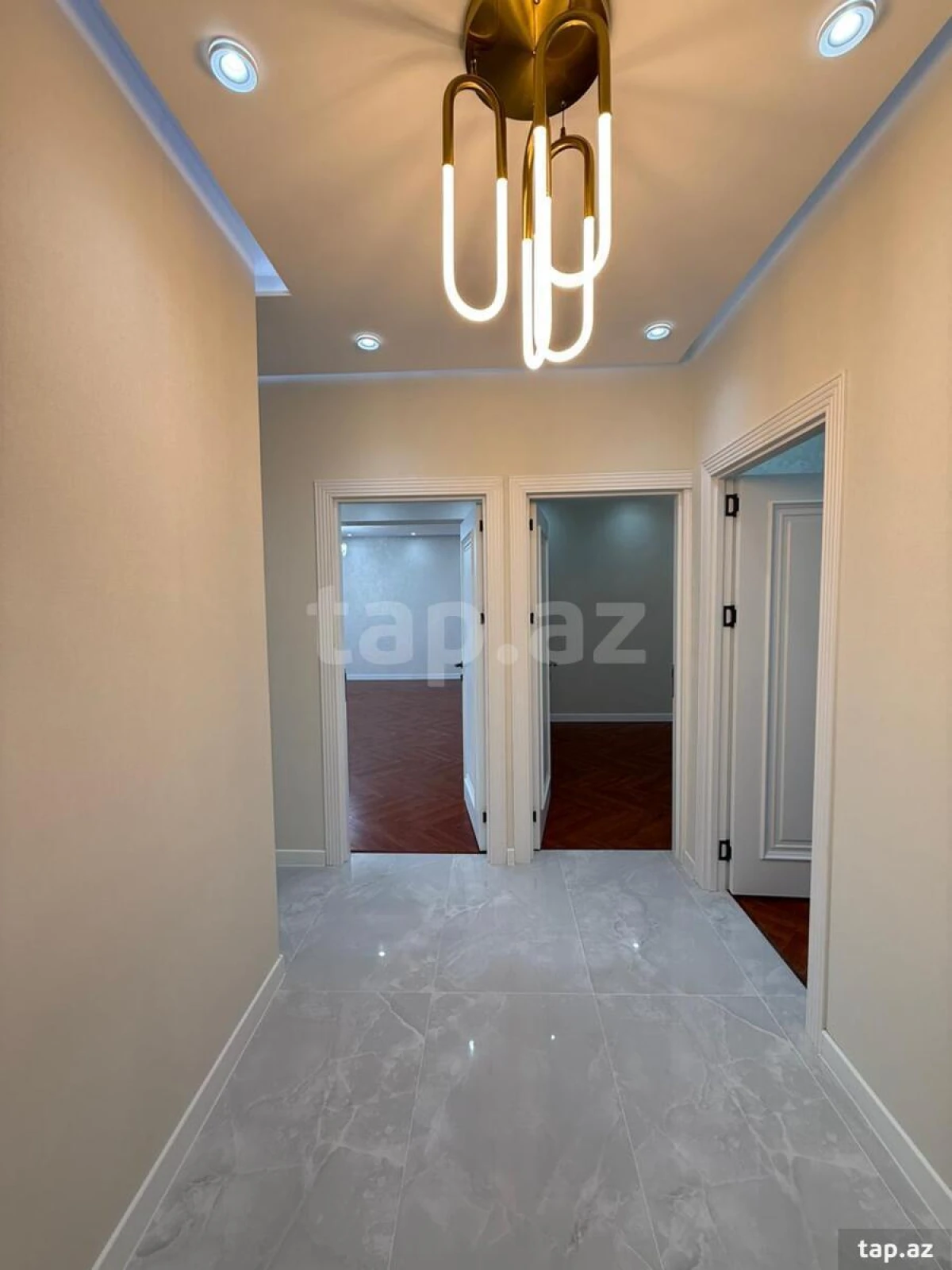 Satılır 5 otaqlı mənzil 120 m²