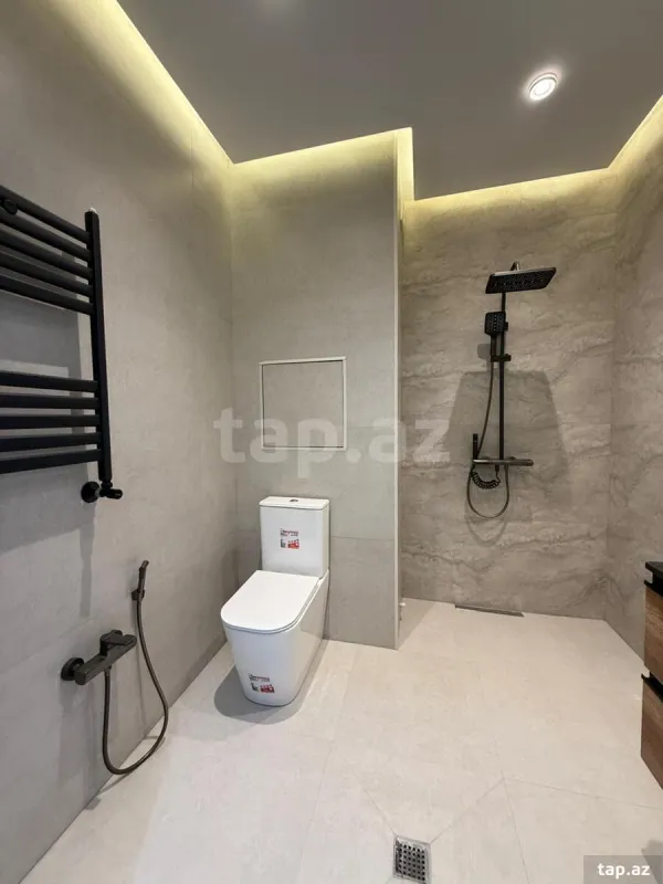 Satılır 5 otaqlı mənzil 120 m²