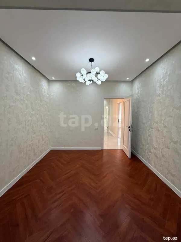 Satılır 5 otaqlı mənzil 120 m²