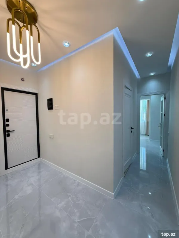 Satılır 5 otaqlı mənzil 120 m²