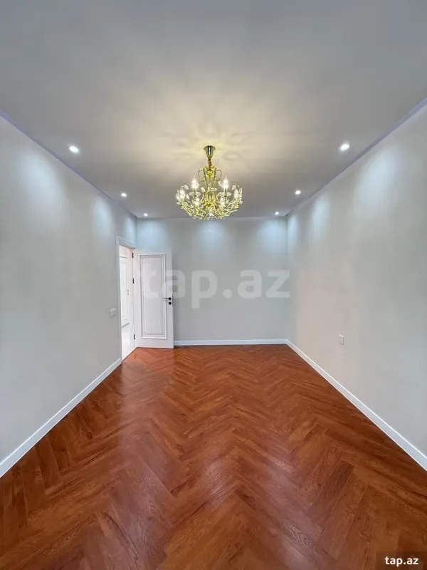 Satılır 5 otaqlı mənzil 120 m²