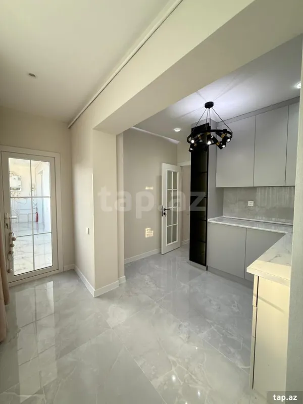 Satılır 5 otaqlı mənzil 120 m²