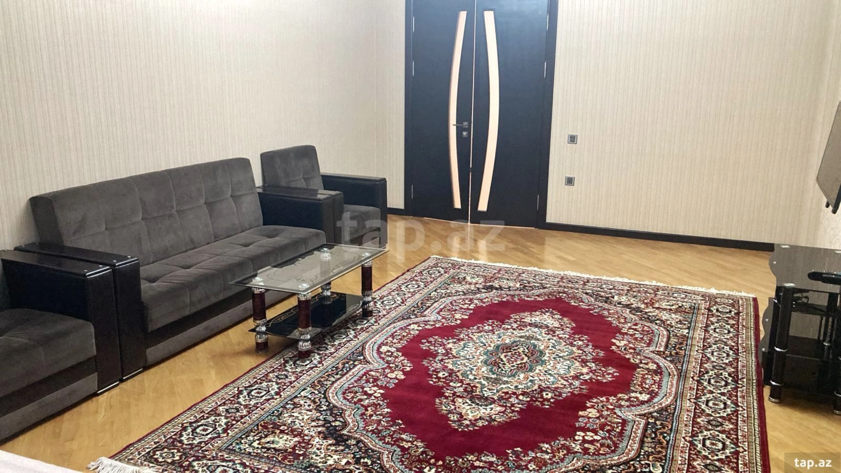 Kirayə verilir 3 otaqlı yeni tikili 134 m²
