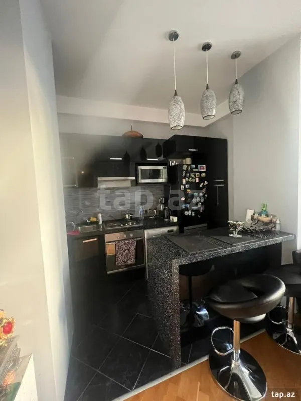 Kirayə verilir 3 otaqlı yeni tikili 130 m²