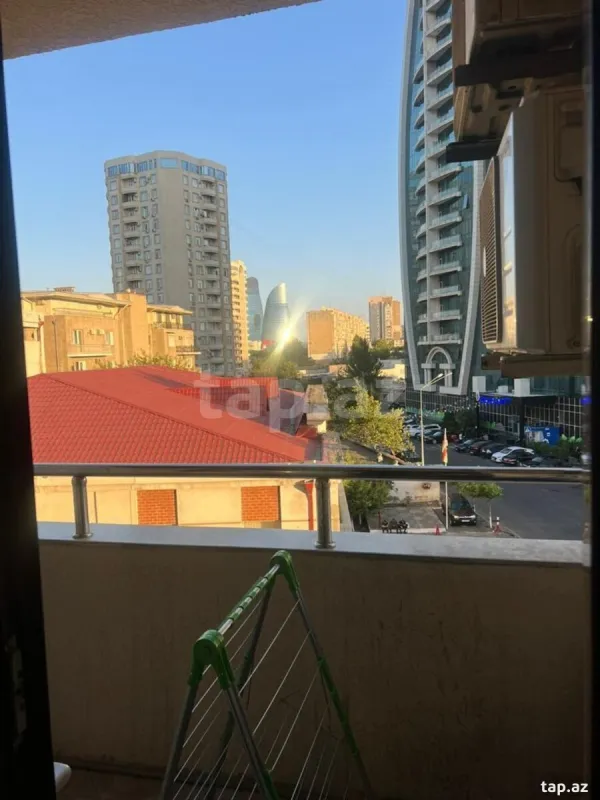 Kirayə verilir 3 otaqlı yeni tikili 130 m²