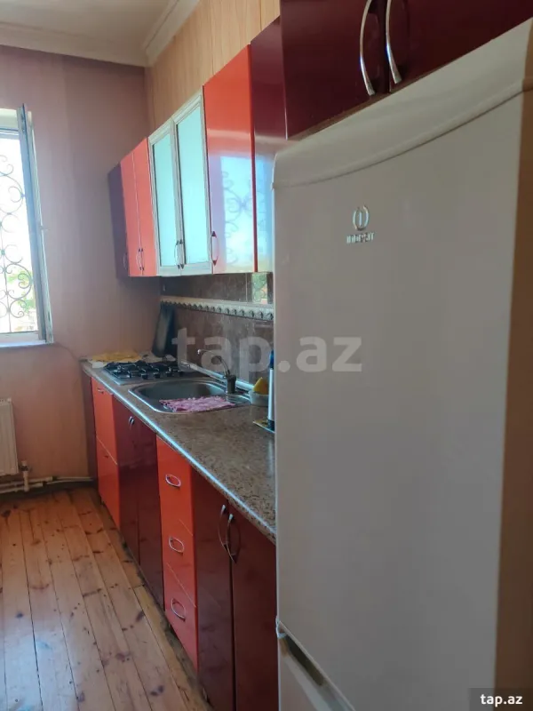 Kirayə verilir 3 otaqlı həyət evi