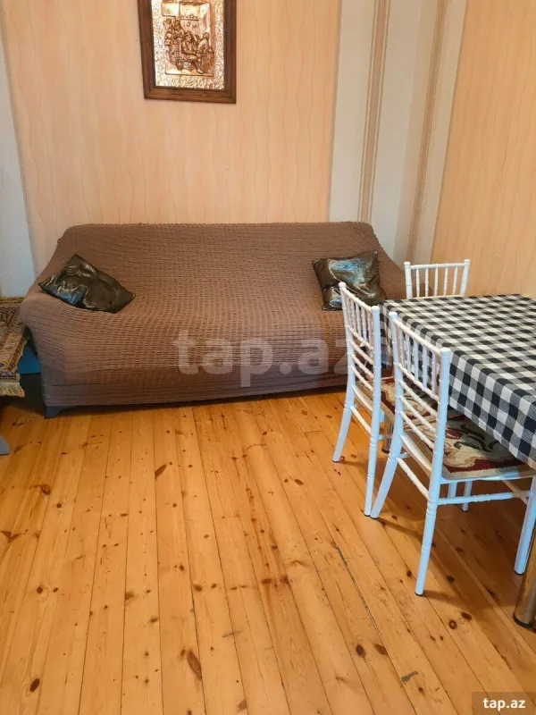 Kirayə verilir 3 otaqlı həyət evi