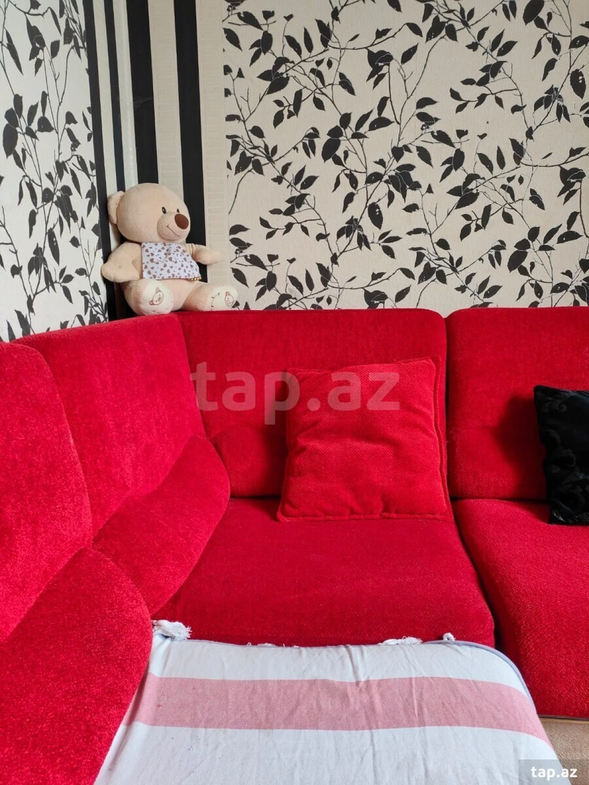 Kirayə verilir 3 otaqlı həyət evi