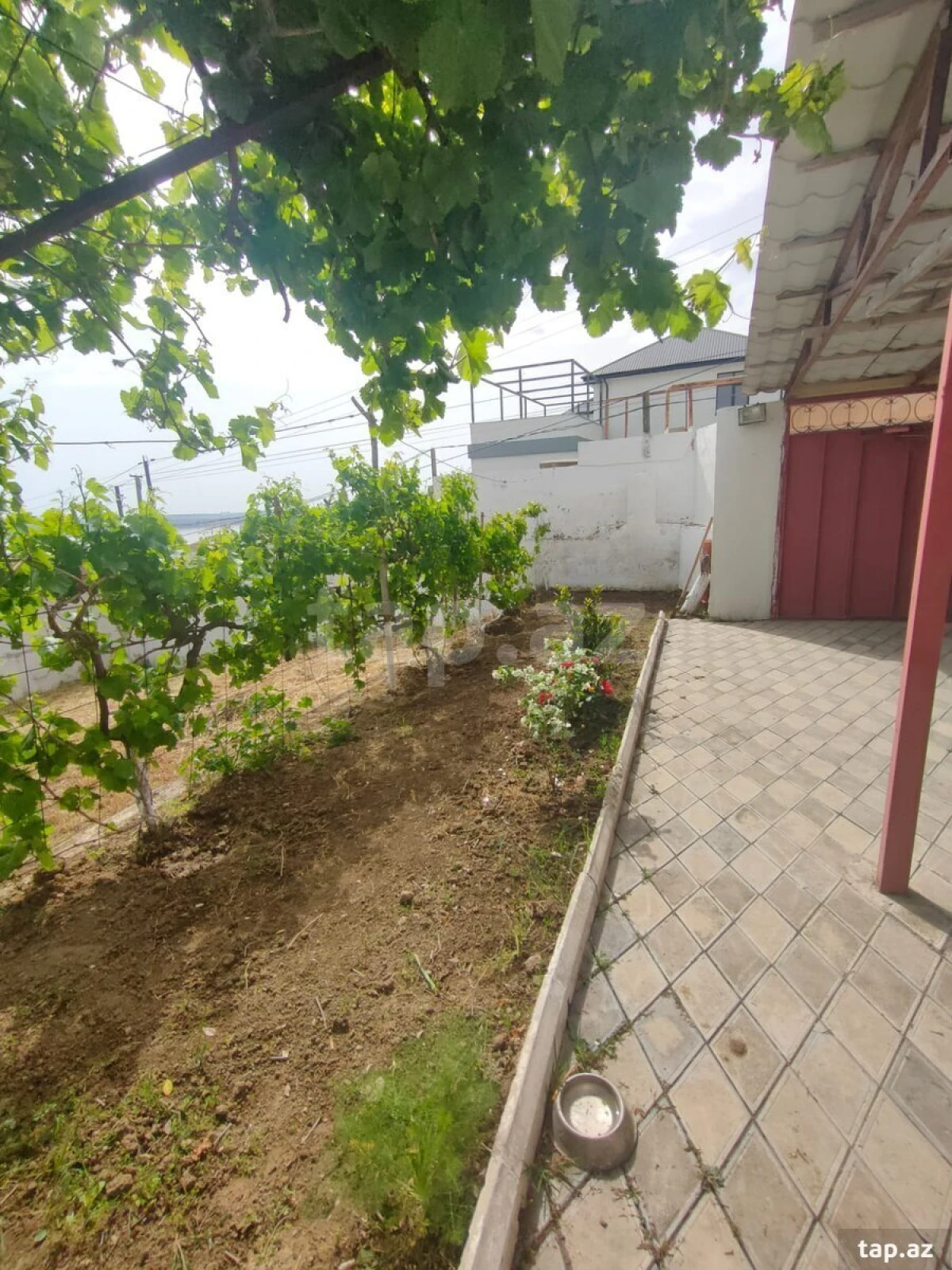 Kirayə verilir 3 otaqlı həyət evi