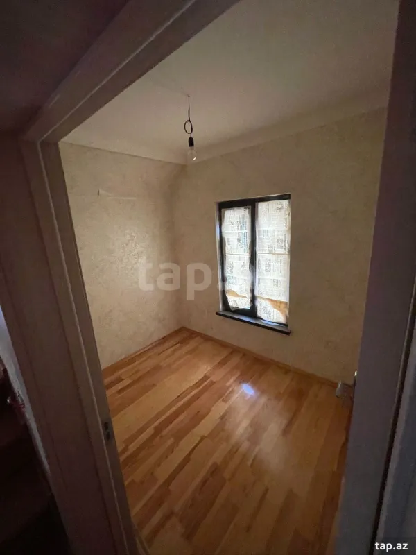 Satılır 5 otaqlı həyət evi