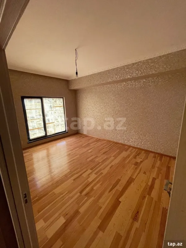 Satılır 5 otaqlı həyət evi