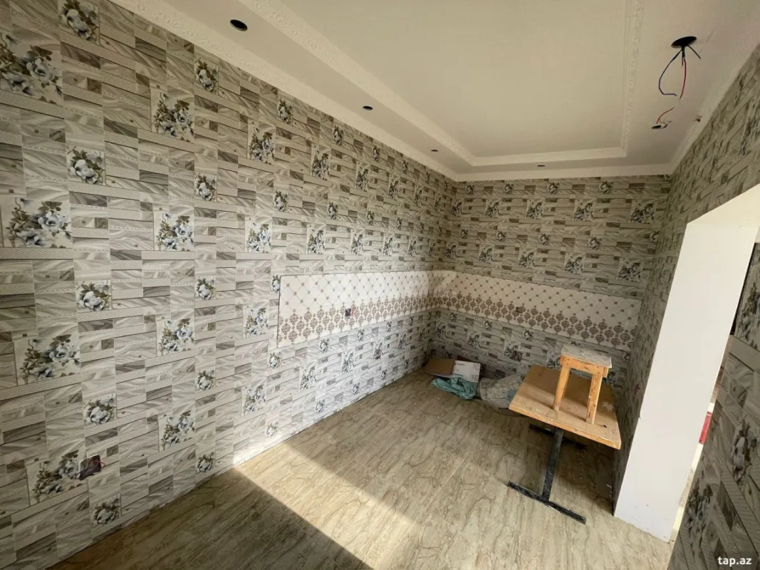 Satılır 5 otaqlı həyət evi