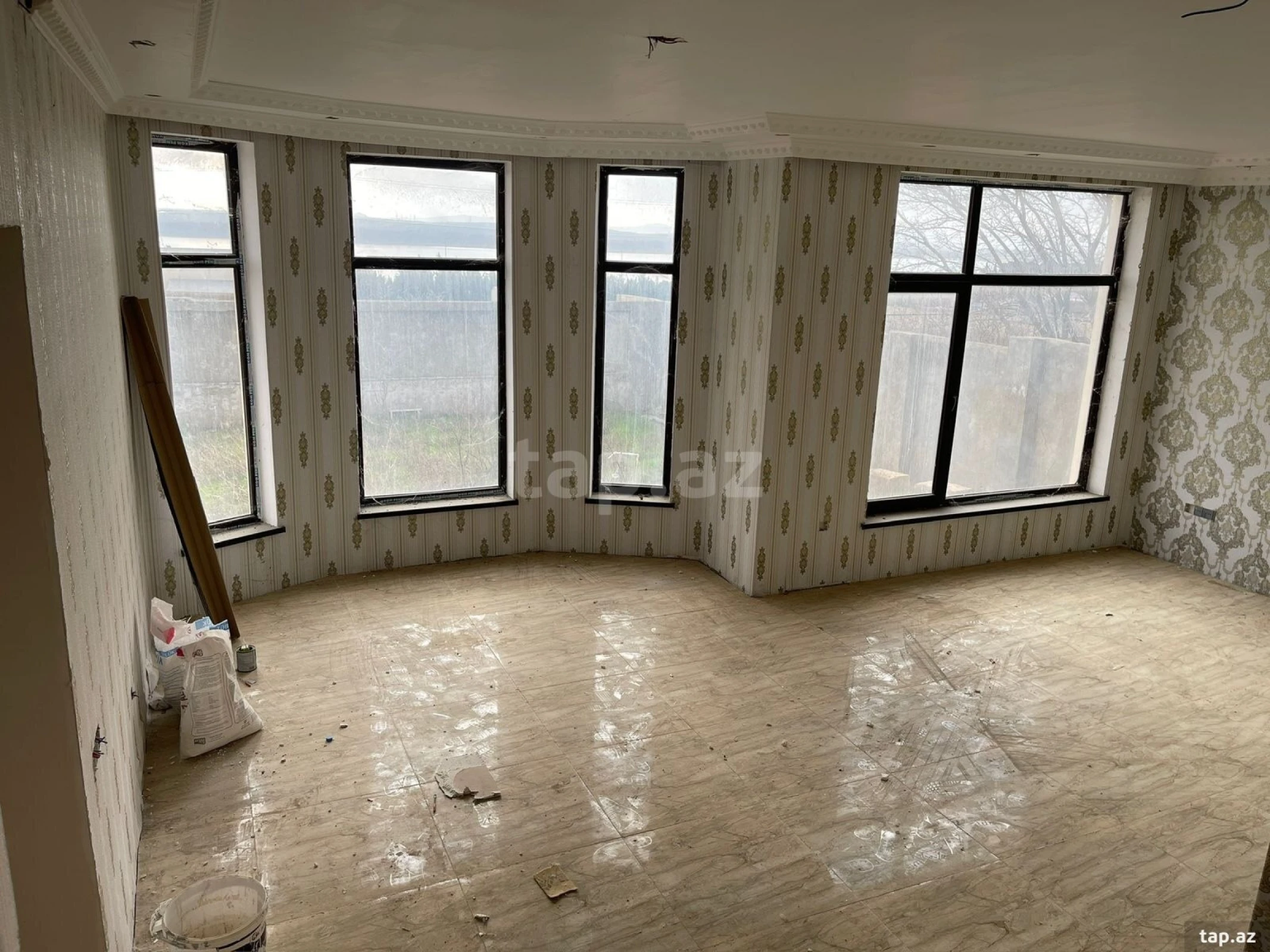 Satılır 5 otaqlı həyət evi