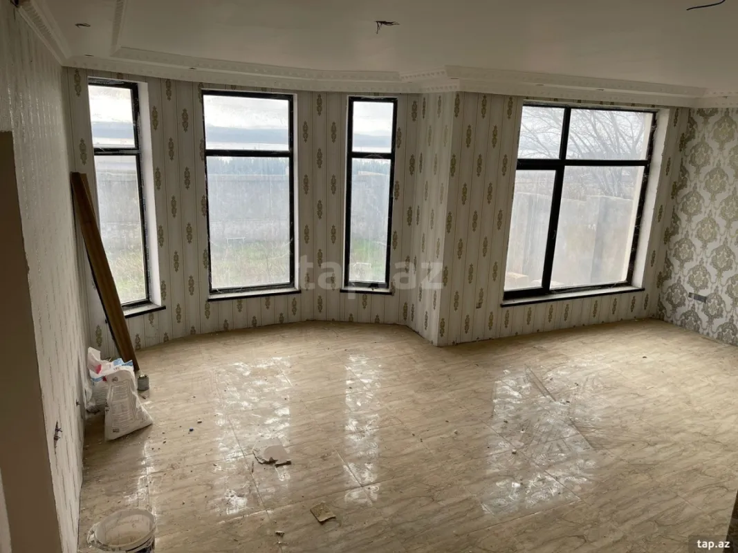 Satılır 5 otaqlı həyət evi