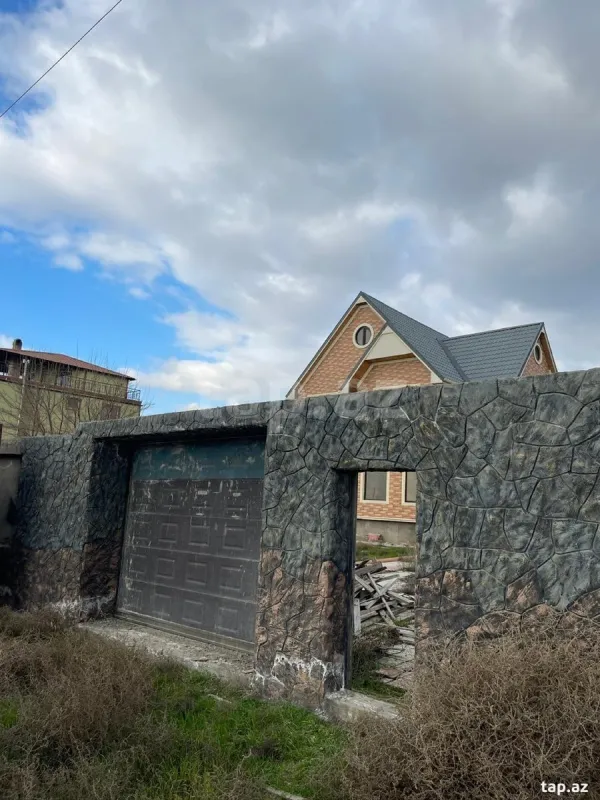 Satılır 5 otaqlı həyət evi