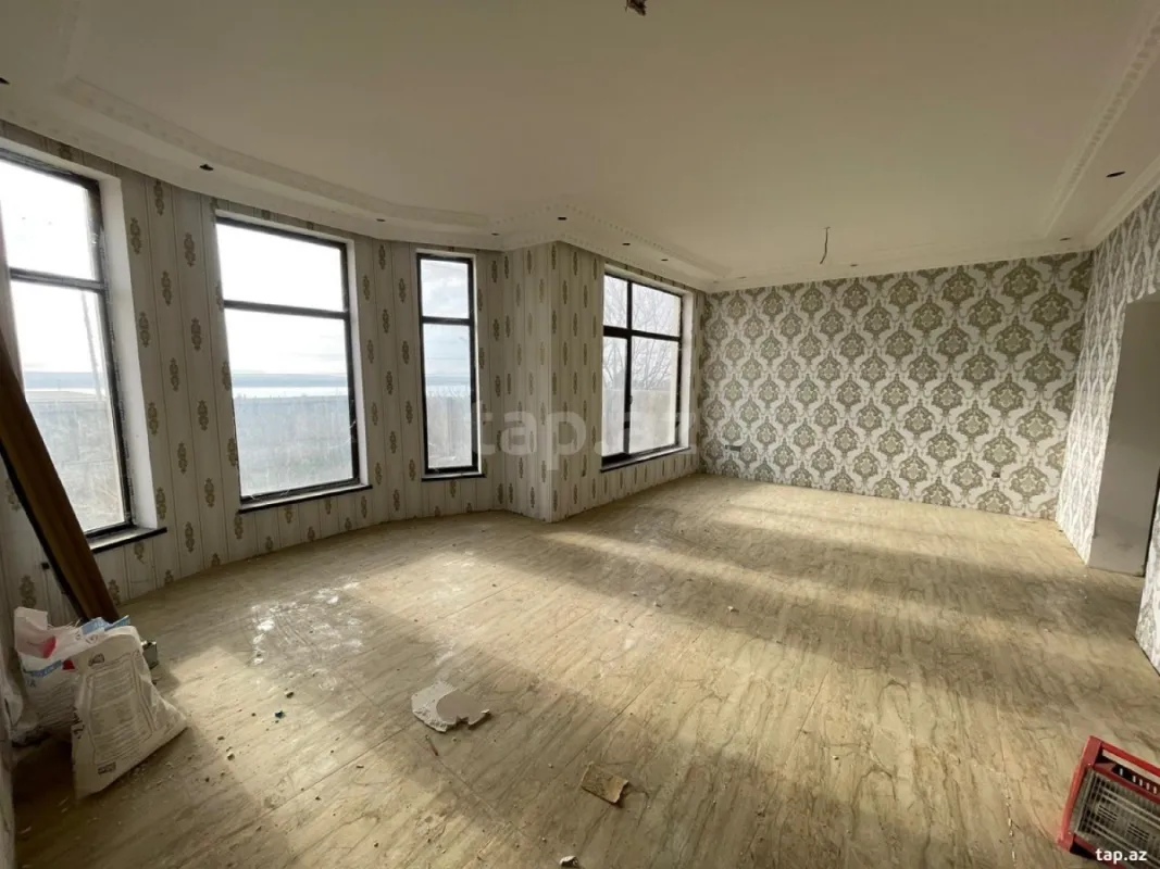 Satılır 5 otaqlı həyət evi