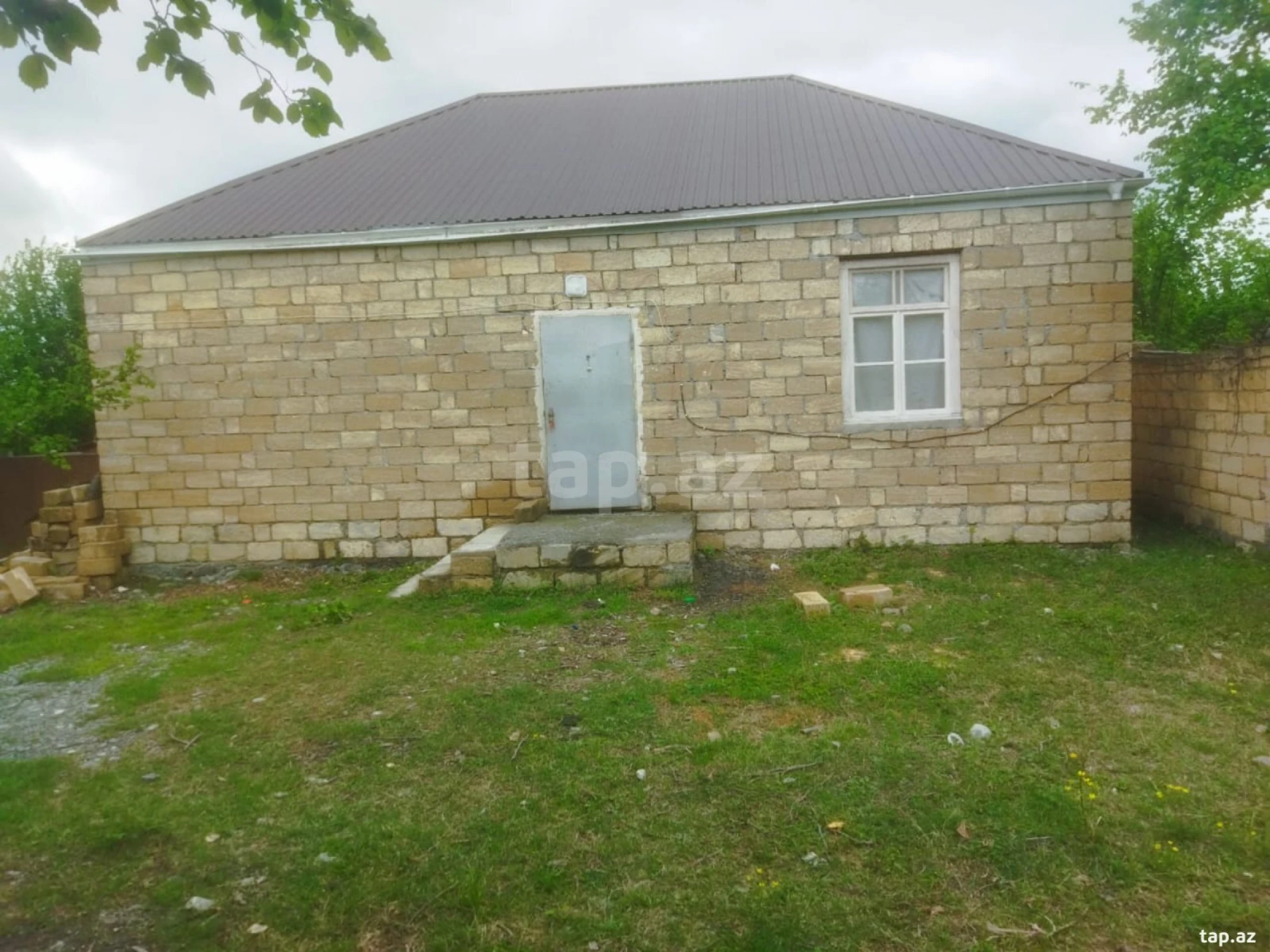 Satılır 3 otaqlı həyət evi