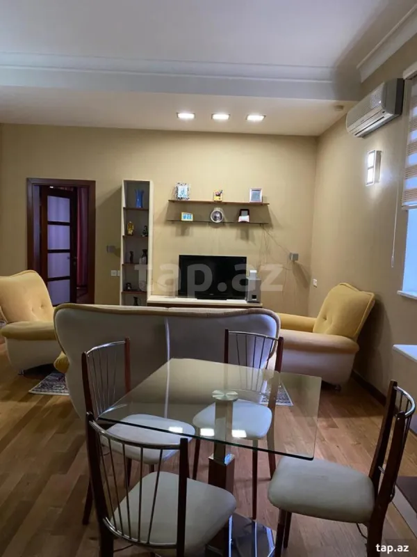 Kirayə verilir 2 otaqlı yeni tikili 70 m²