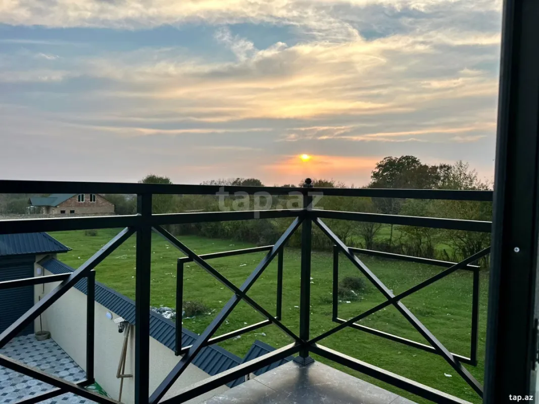 Kirayə verilir 3 otaqlı həyət evi