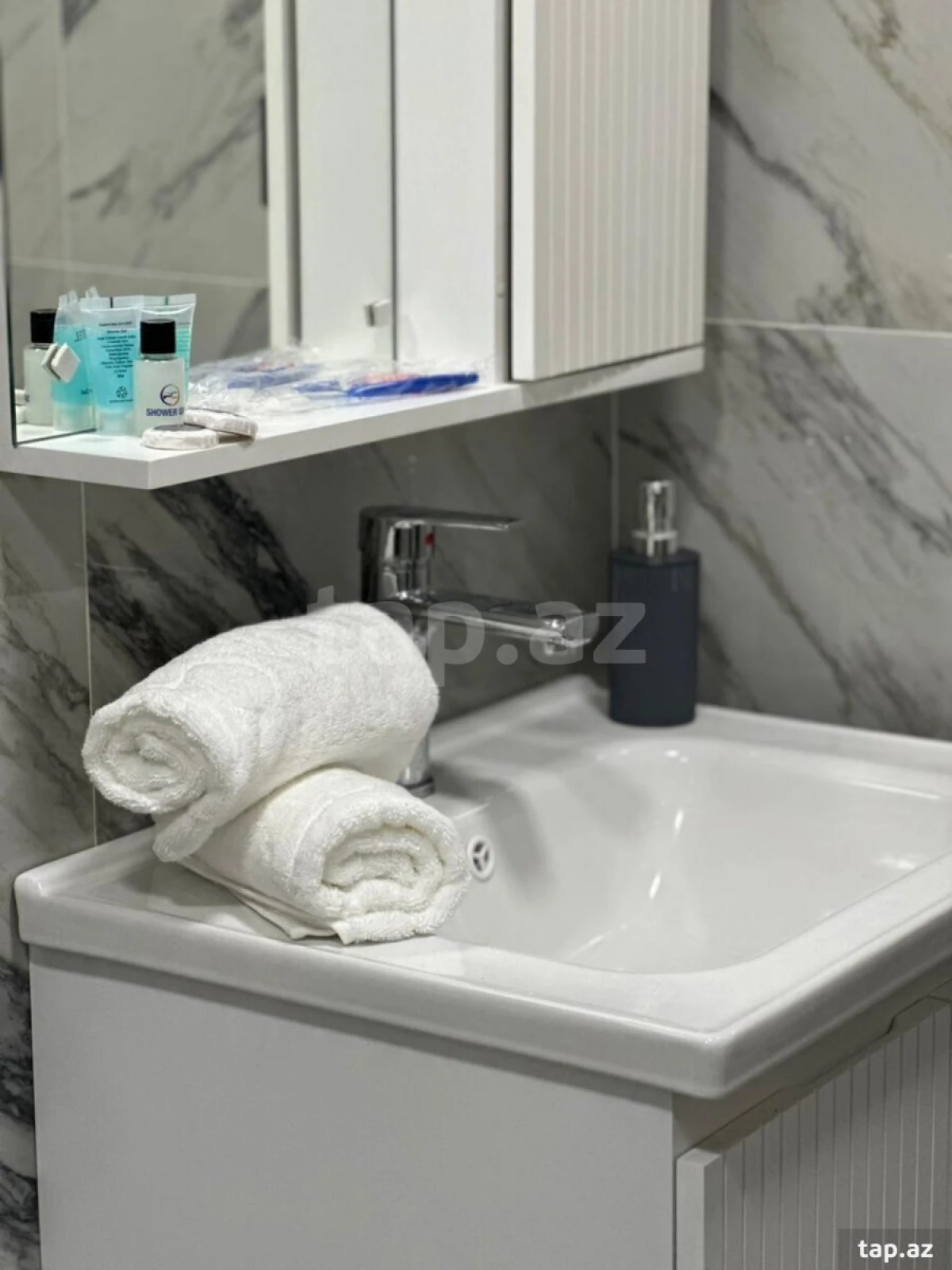 Kirayə verilir 3 otaqlı həyət evi