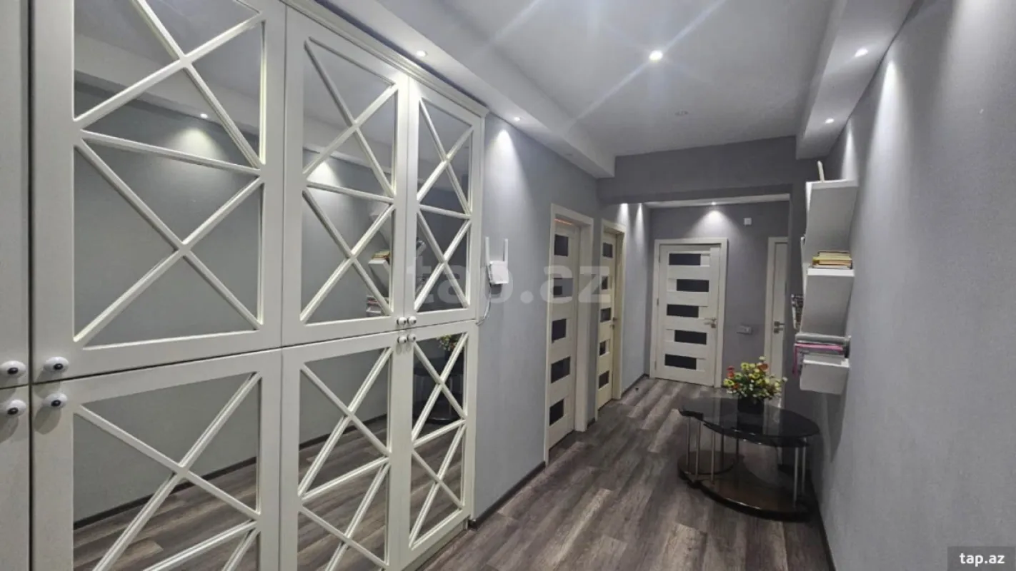 Satılır 2 otaqlı yeni tikili 100 m²