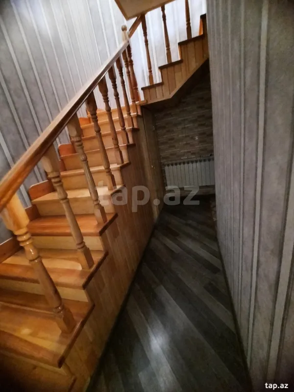 Satılır 5 otaqlı həyət evi